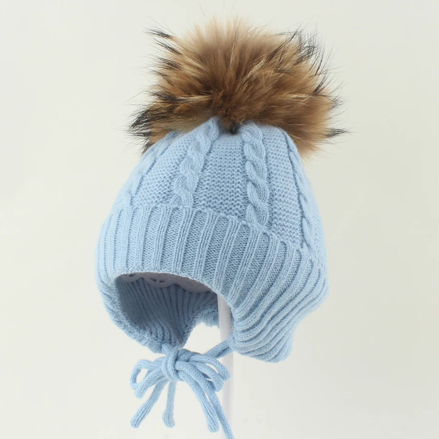 Mütze mit echtem Waschbärfell-Pompon für Kinder, Mädchen und Jungen, warme Wintermütze mit Plus-Velours, gestrickte Wollmütze für Kinder, Outdoor-Ohrenklappe, Babymütze – Detail 17