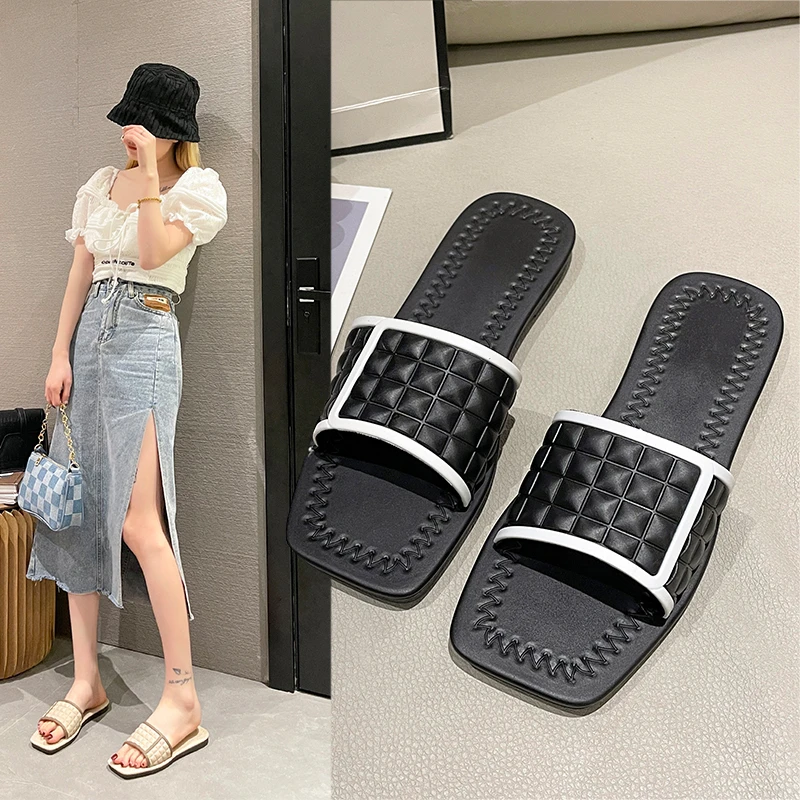 

Wearing Fashionable and Versatile Women's 2023 New Outdoor Summer Thick Sole Beach Sandals In Various Colors