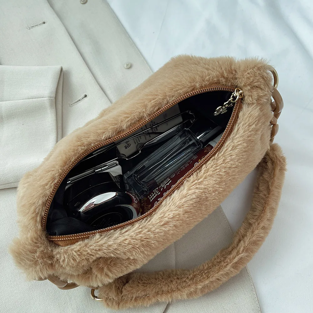 Fashion Winter Plush Shoulder Bags Ladies Acrylic Chain Small Underarm Pouch Fluffy Soft Armpit Bag Shopping Vintage Handbags