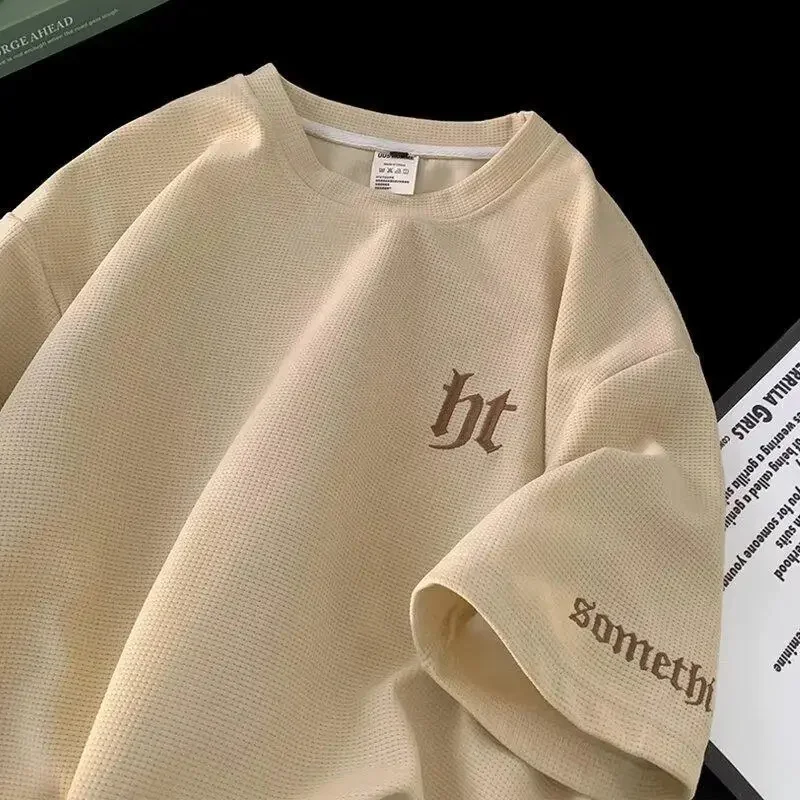 تي شيرت كاجوال مطرز نصف كم للرجال صيفي بسيط موضة م...