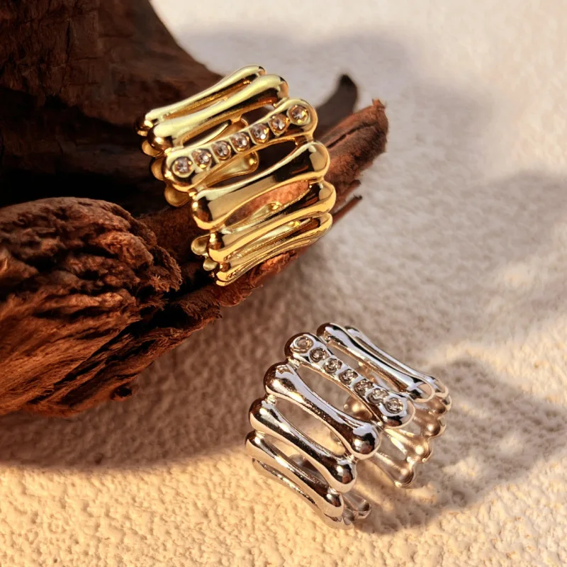Classic Personality Hollow Wide Rings Stainless Steel Inlaid Zircon Temperament Geometric Knuckle Ring Versatile Daily Jewelry