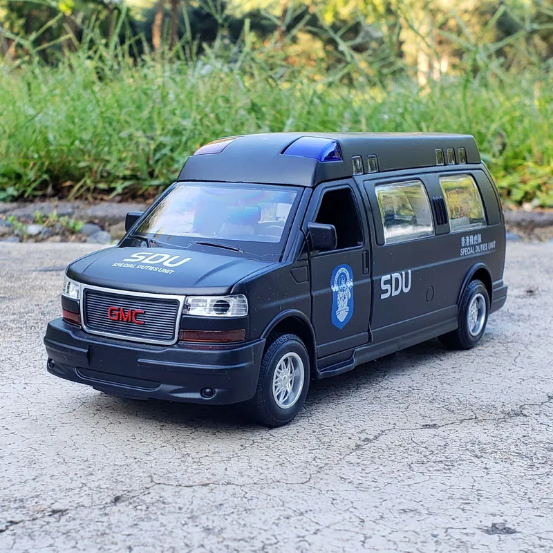1:32 GMC SAVANA Alloy Car Model Diecasts Metal Modified Toy Police