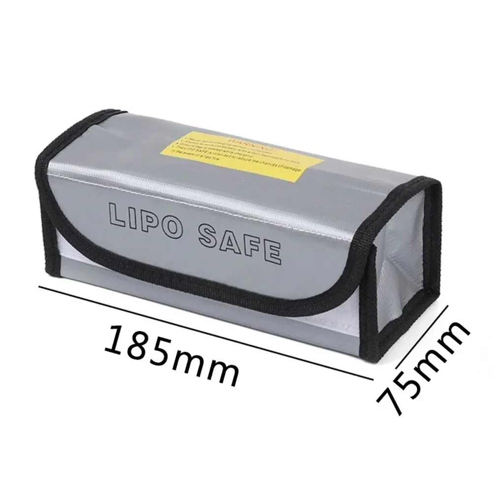Sac de sécurité pour batterie Lipo antidéflagrant ouvert, montrant l'intérieur rembourré pour protéger la batterie.
