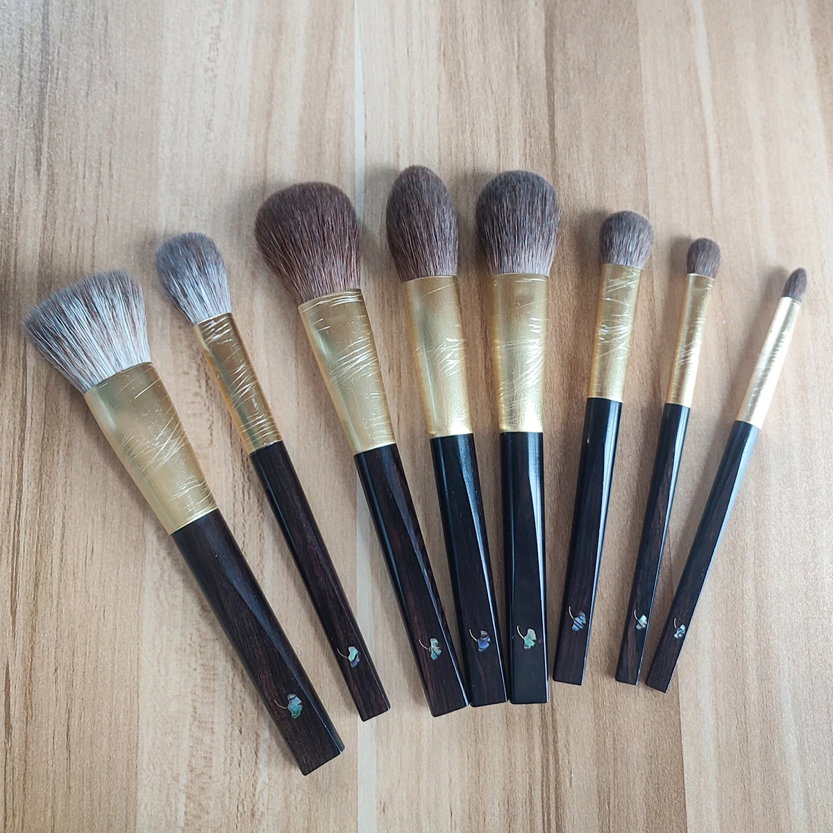 Shoushoulang Professional Handmade Make Up Brushes 1PC Red Squirrel Goat Hair Mother-of-Pearl Ebony Handle Makeup Brushes 5
