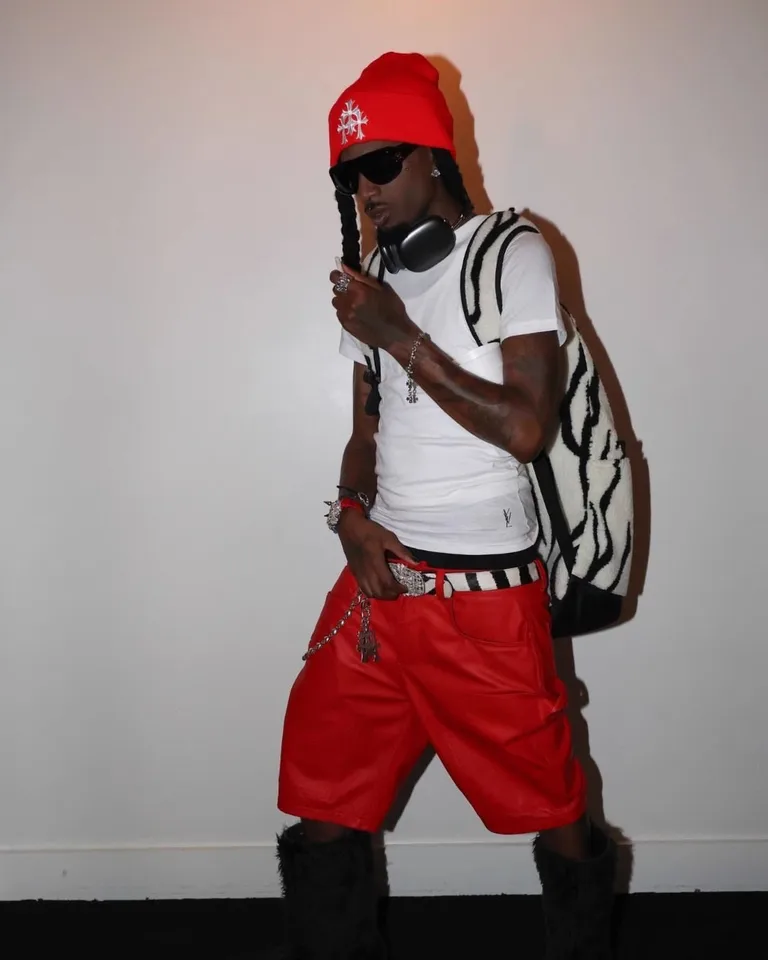 S0d065afcd6c143ee908f3ab549ea5