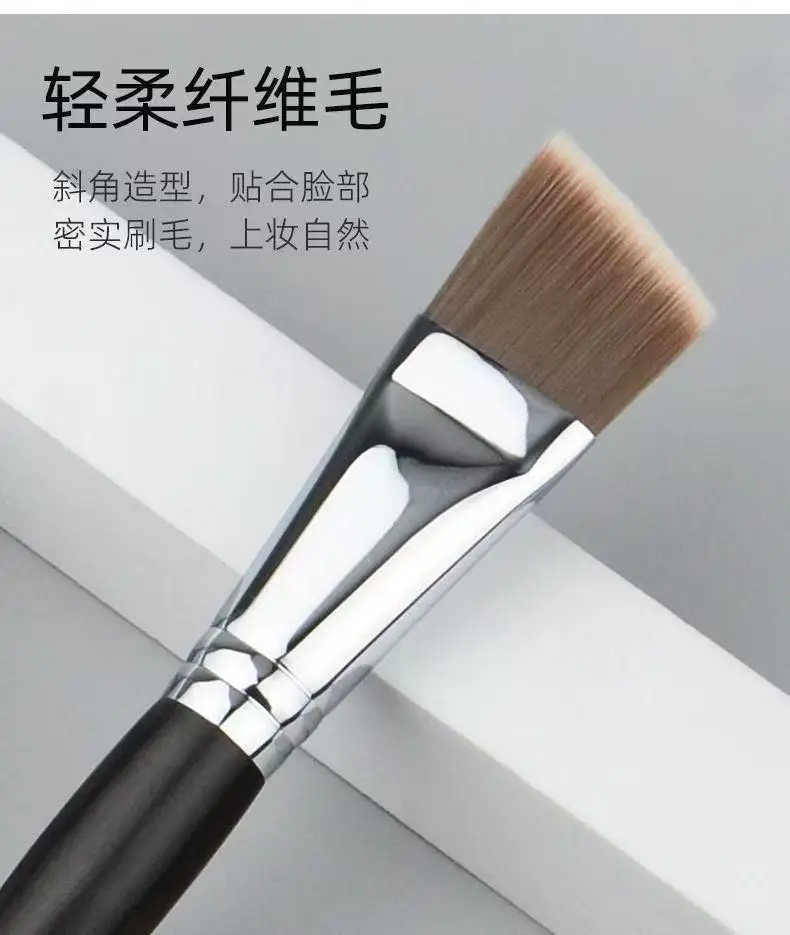 M29 Flat Head Angled Foundation Brush - Image 5