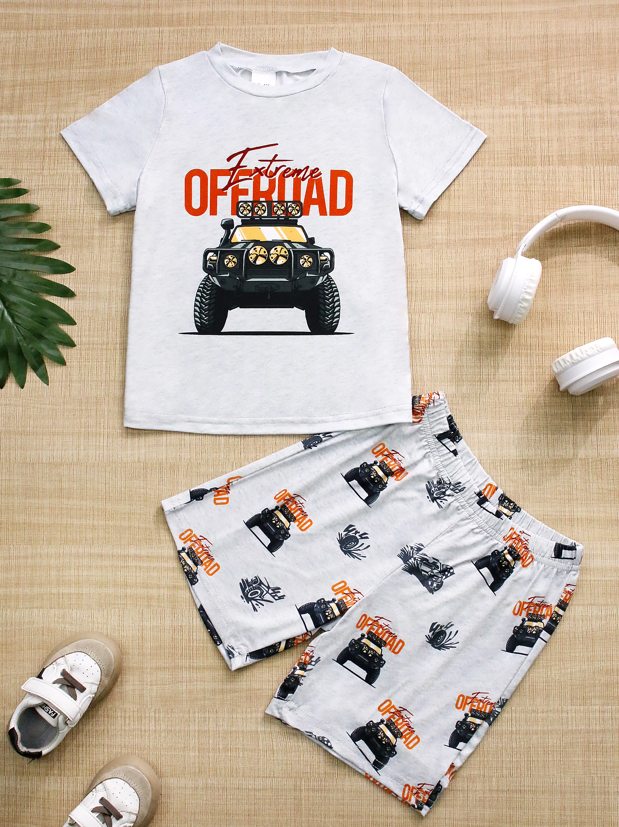 

Boys 2-piece Pajama Set Cartoon Cool Car Print Crew Neck Short Sleeve T-shirt + Matching Shorts Comfy Loungewear