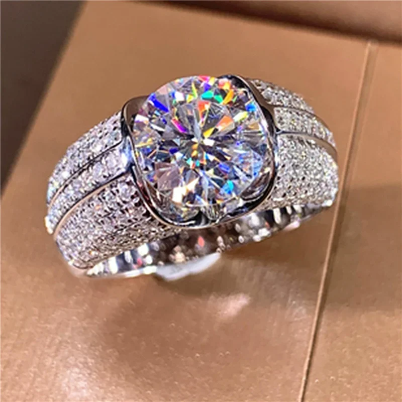 Luxurious Fashion Jewelry Wedding Rings for Women Elegant Bright Silver Color Inlaid with White Zircon Punk Engagement Ring
