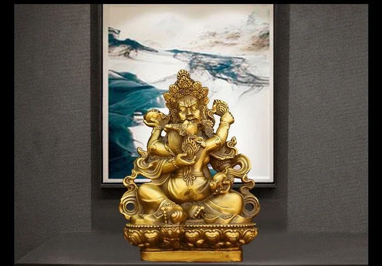 Size reference of copper statue