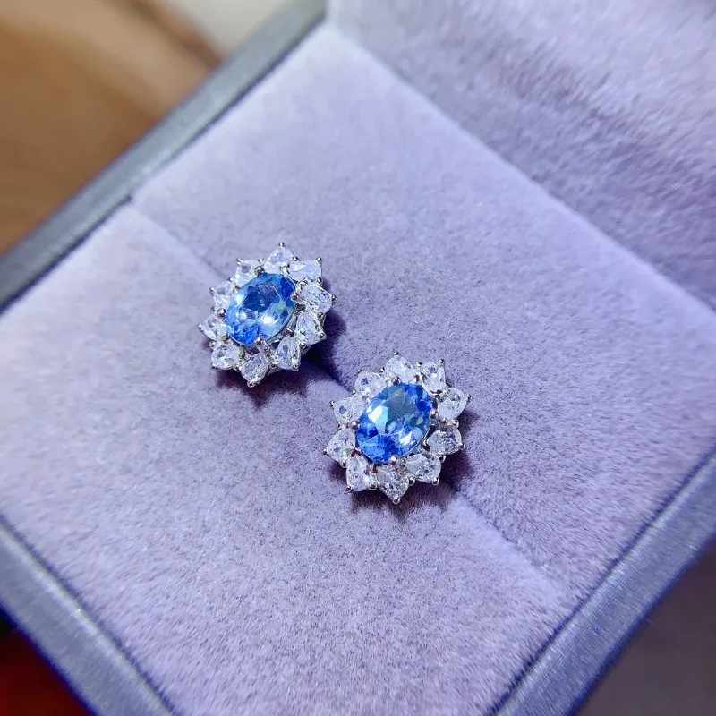 

Женские серьги из серебра 925 пробы с натуральным топазом 5 х7 мм