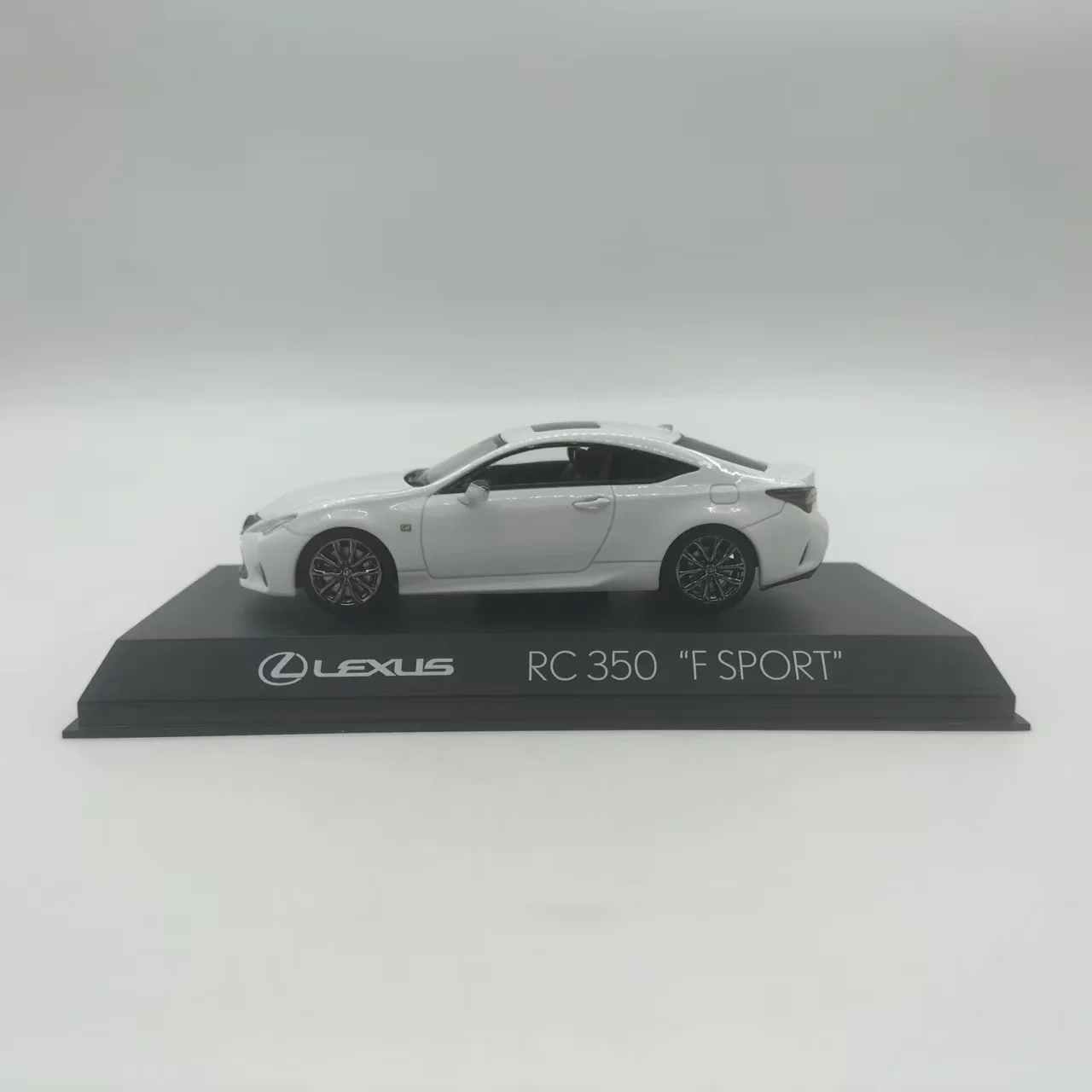 Die-cast 1:43 Scale Lexus RC350 F SPORT Simulation Alloy Static