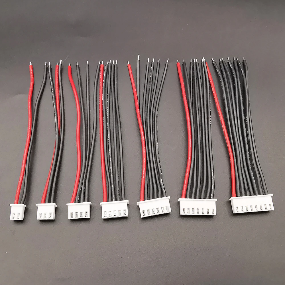 Câbles équilibreur Lipo disposés en éventail montrant les longueurs 10, 15 et 20cm