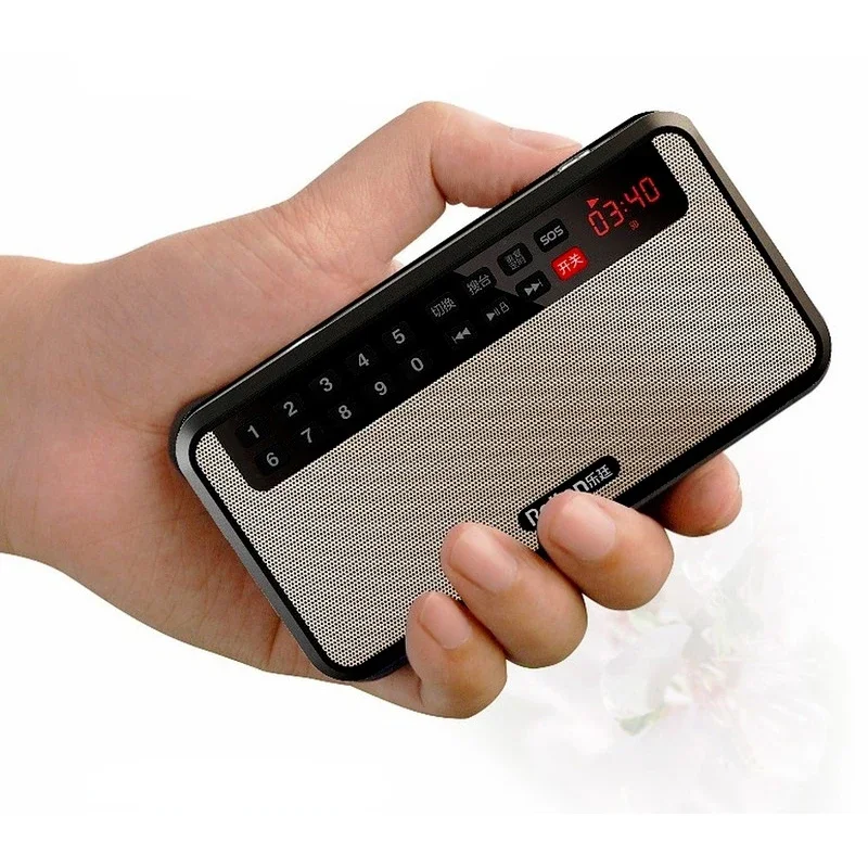휴대용 FM 라디오 스피커 TF 카드 스피커 LED 디스플레이 서브우퍼 MP3 음악 플레이어/손전등 기능 포함 가정/야외용