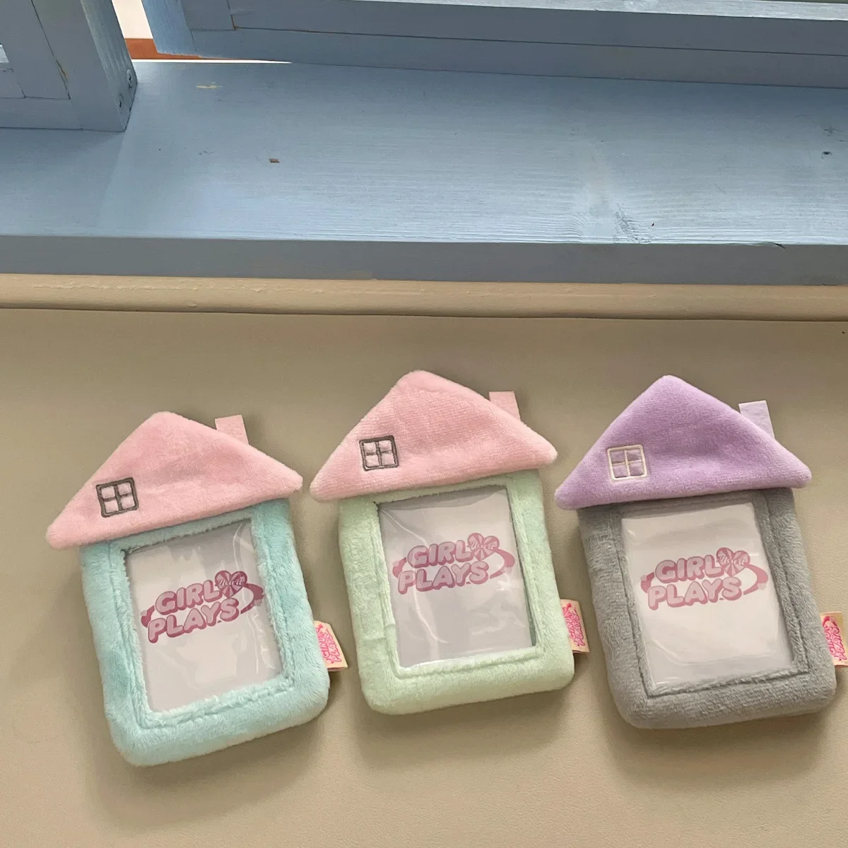 Kawaii House Shape Soft Plush 3 Inch Kpop Photocard Holder Photo Card Holder Polaroid Card Display Bag Pendant School Stationery