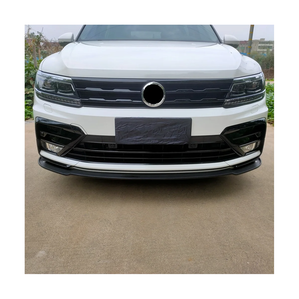 

Car Glossy Black Under Front Center Grille Grill Moulding Strips Fog Light Cover Trim for VW Tiguan Rline 2017-2021