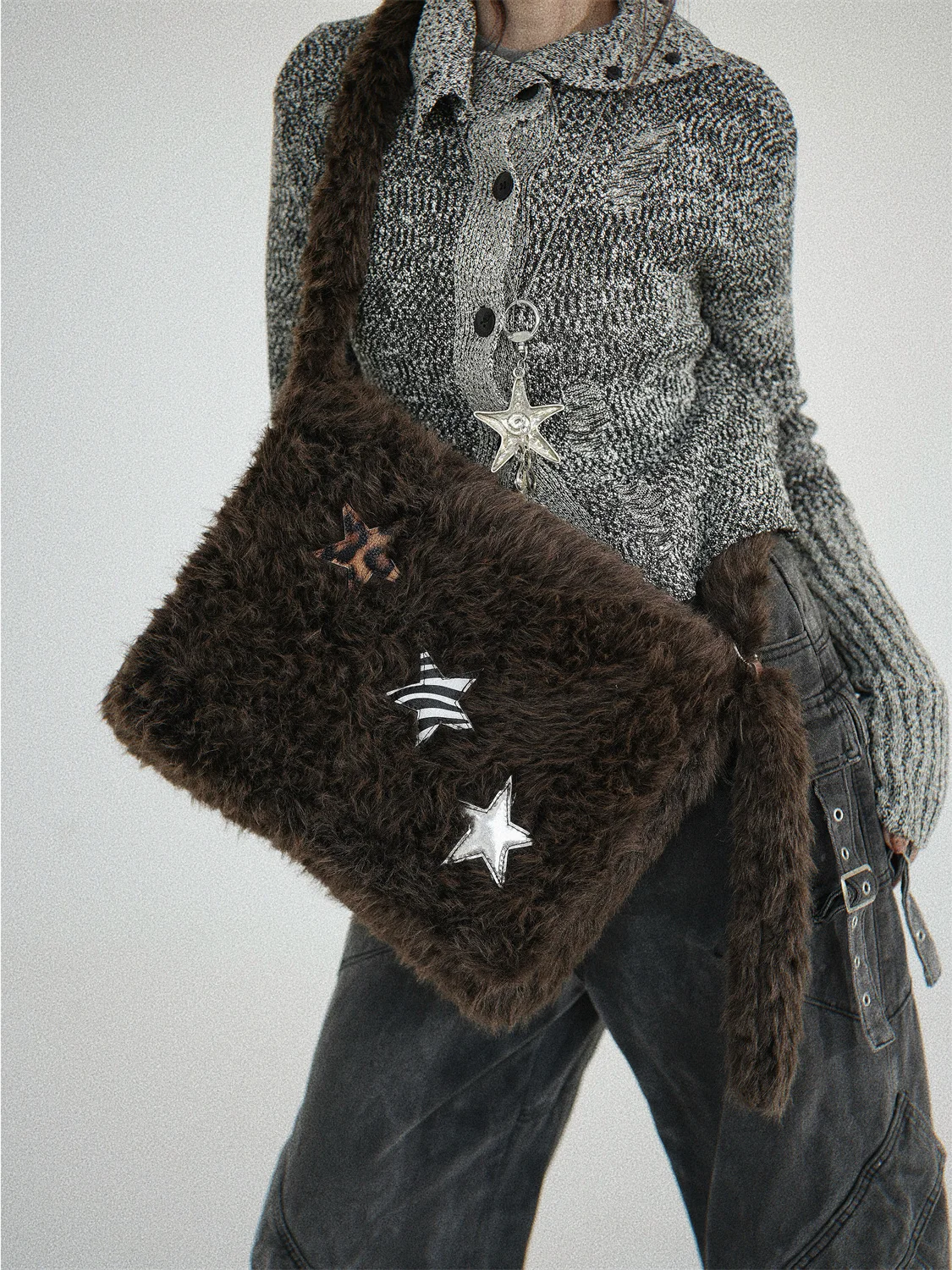 Autumn and Winter Plush Retro Shoulder Bags Versatile Sweet Girl Style 2025 New star Decoration Women's Crossbody Bags