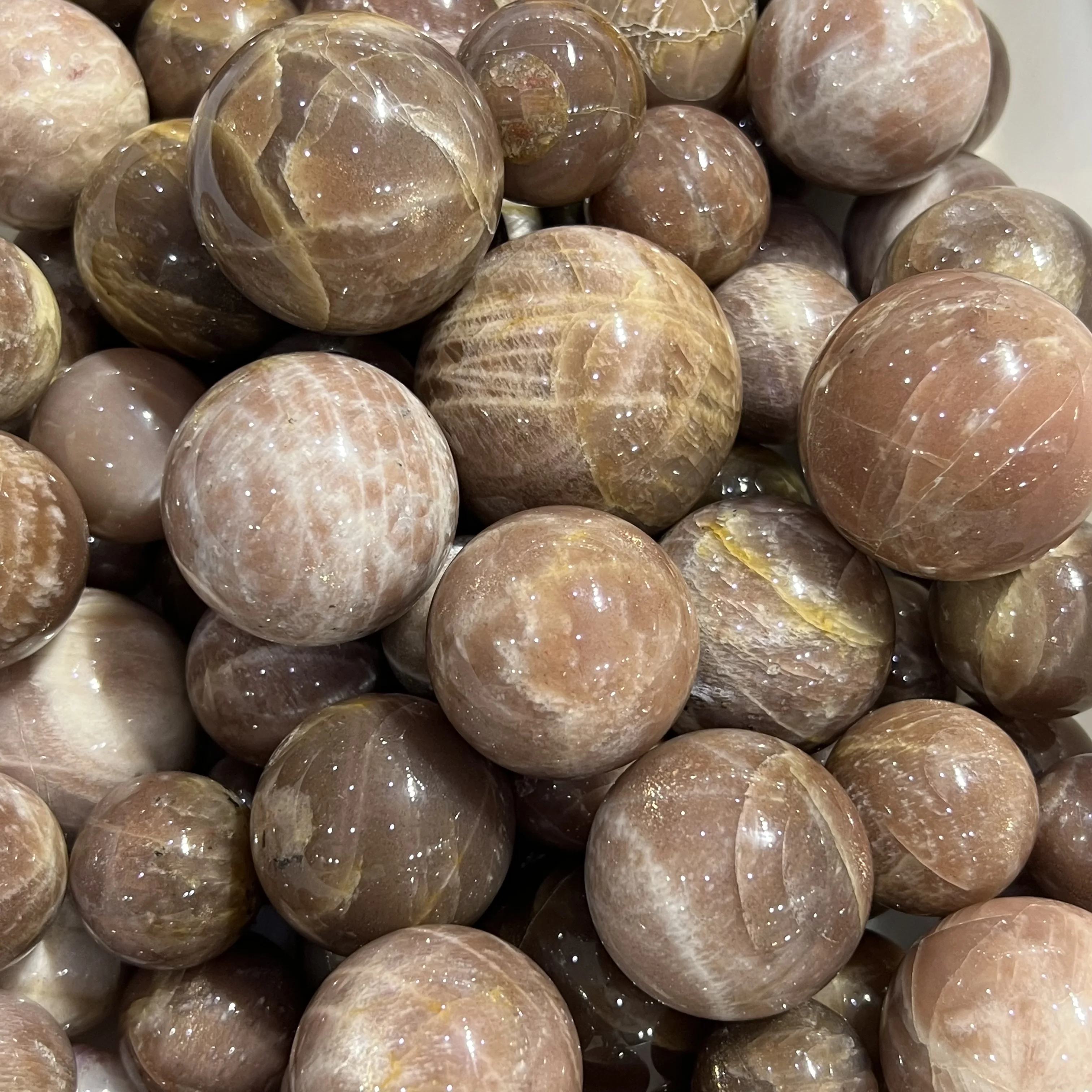 Natural Golden Sun Stone Sphere Quartz Crystal Magic Ball Healing Reiki Rock Stone Collectibles Without Base 2