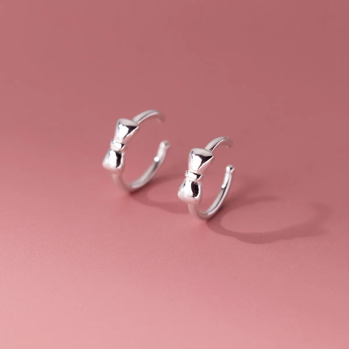 Toyoosky 100% S925 Sterling Silver Girl Heart Smooth Bow Ear Clip Small Ins Style Exquisite Ear Jewelry Fashion