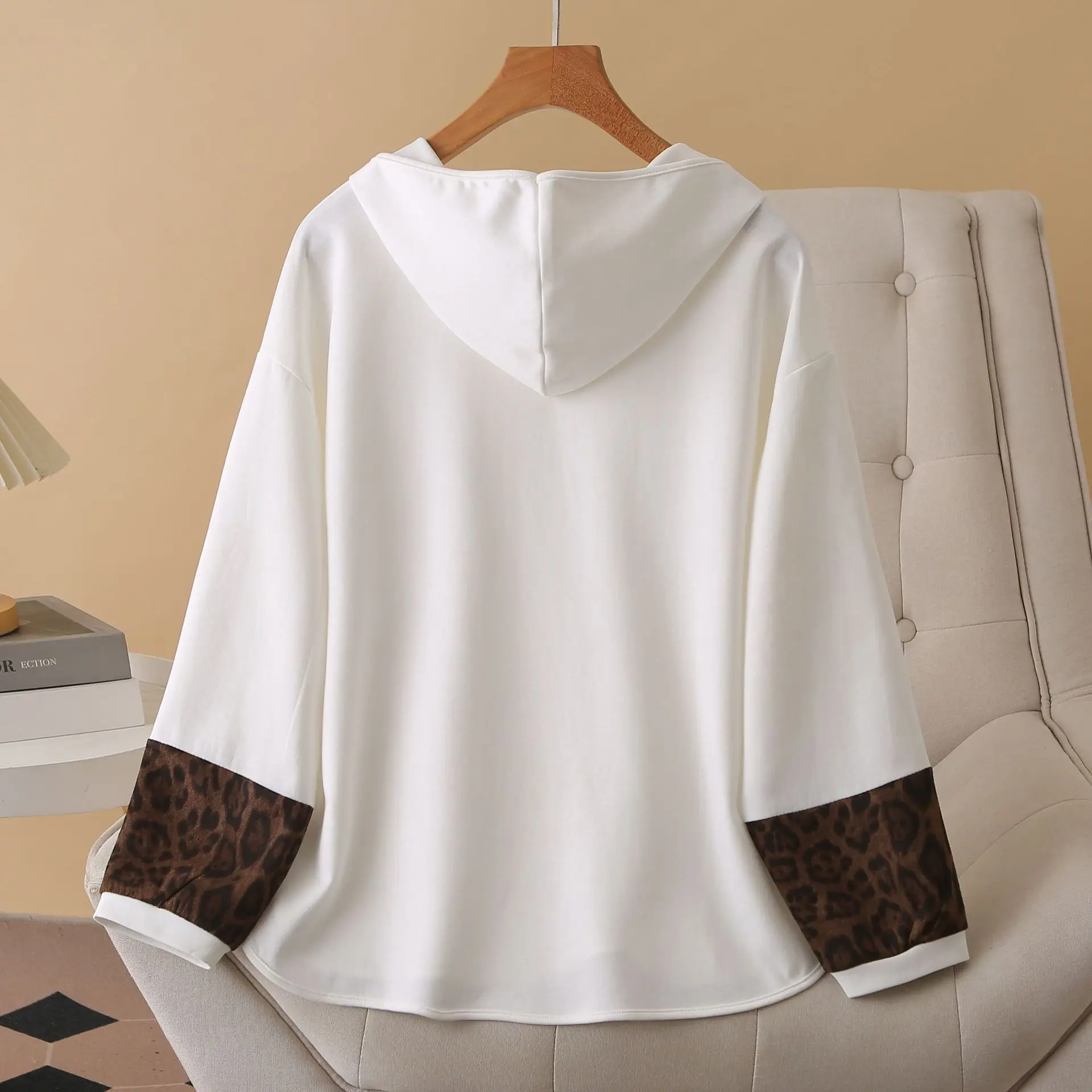 Fashion Plus Size Women's T-Shirt Autumn New Fashion Leopard Print Sleeve Hooded Tops 8613