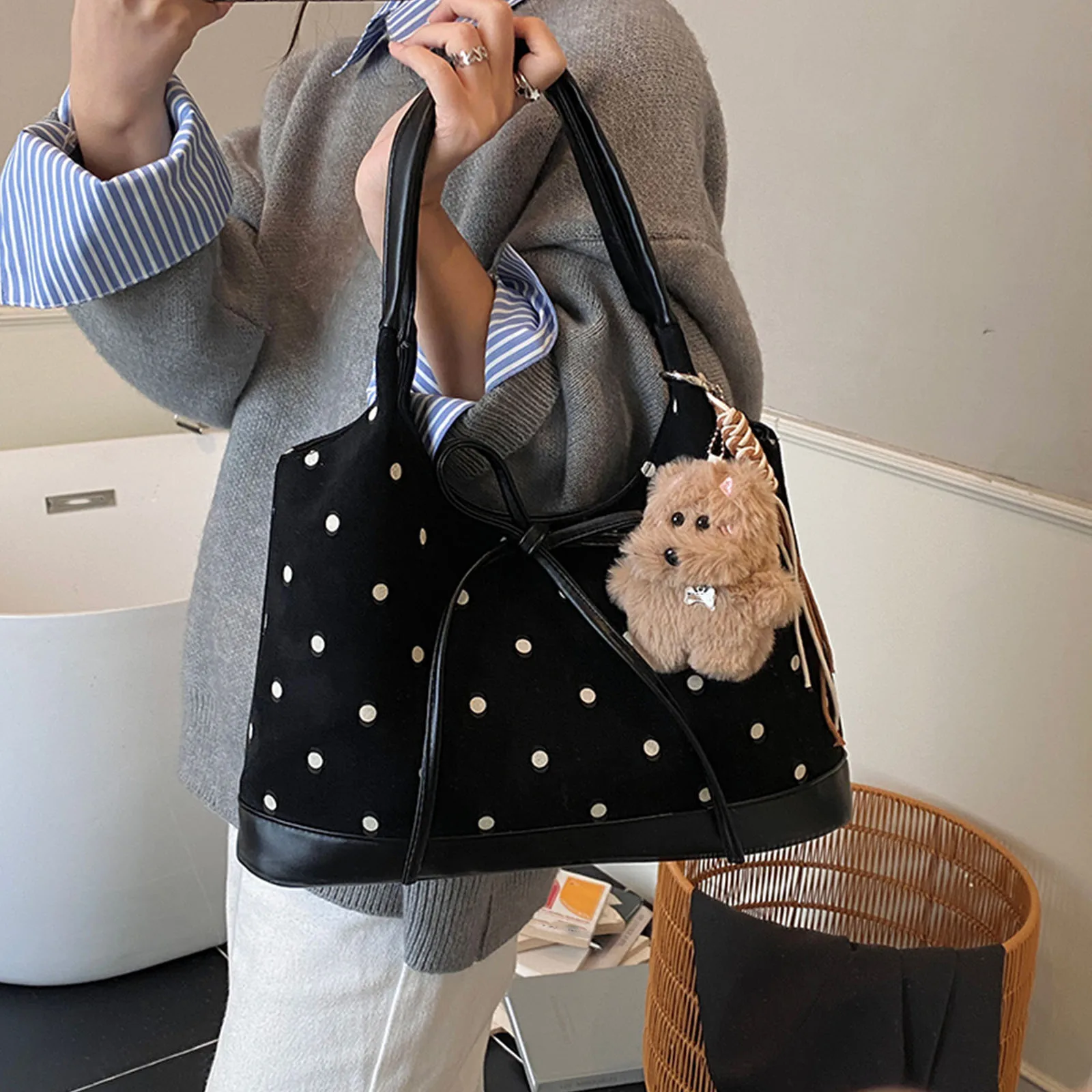 Women Faux Suede Polka Dot Print Simple Shoulder Handbag Underarm Shoulder Bag Fashion Shoulder Bag for School Work Daily Use