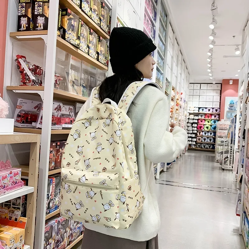 Рисунок 4 - Школьный ранец Hello Kitty