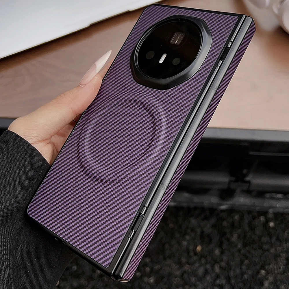 Luxury Carbon Fiber Texture Hard Case with MagSafe Compatibility