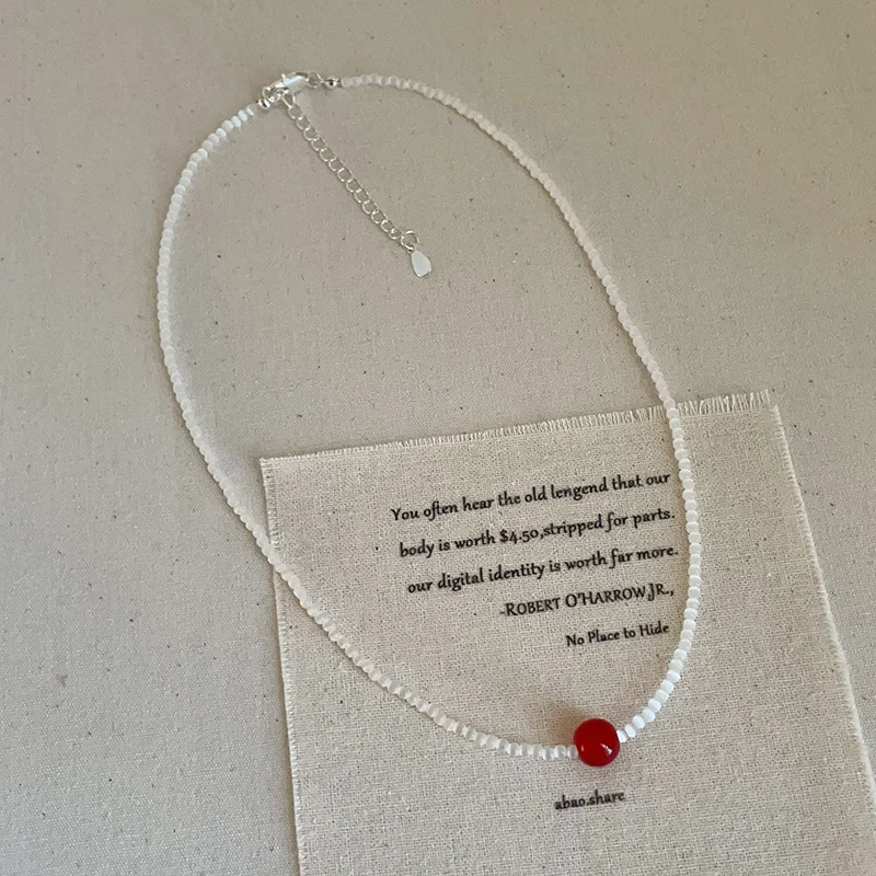 Minar Necklace Heart Pendant Detail