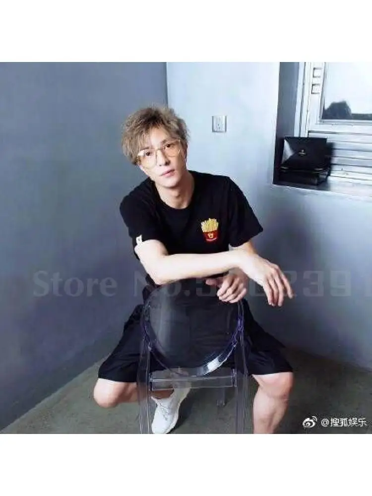 European Creative Transparent Chair Acrylic Chair Personality Modern Devil Chair Ghost Chair Net Red Hotel Plastic Dining Chair