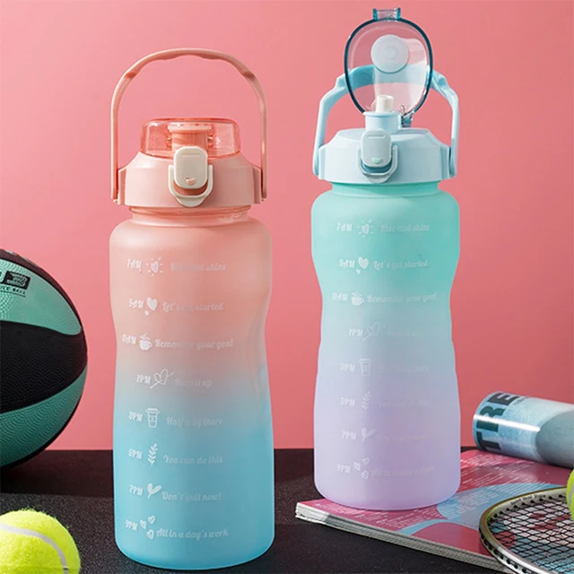 Botella de agua deportiva de 2 litros con pajita para hombres y mujeres,  botellas de agua de Fitness para exteriores, botella de agua fría con  marcador de tiempo, Drinkware - AliExpress