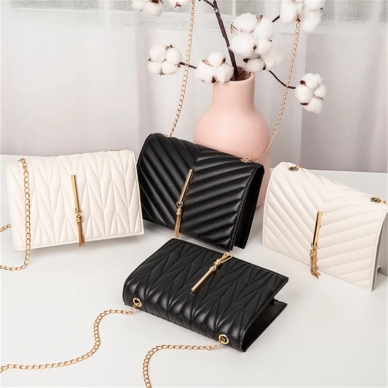 

New Women PU Leather Trend Lingge Crossbody Bag Fashion V Pattern Lattice Small Shoulder Bag Black White Travel Crossbody Bags