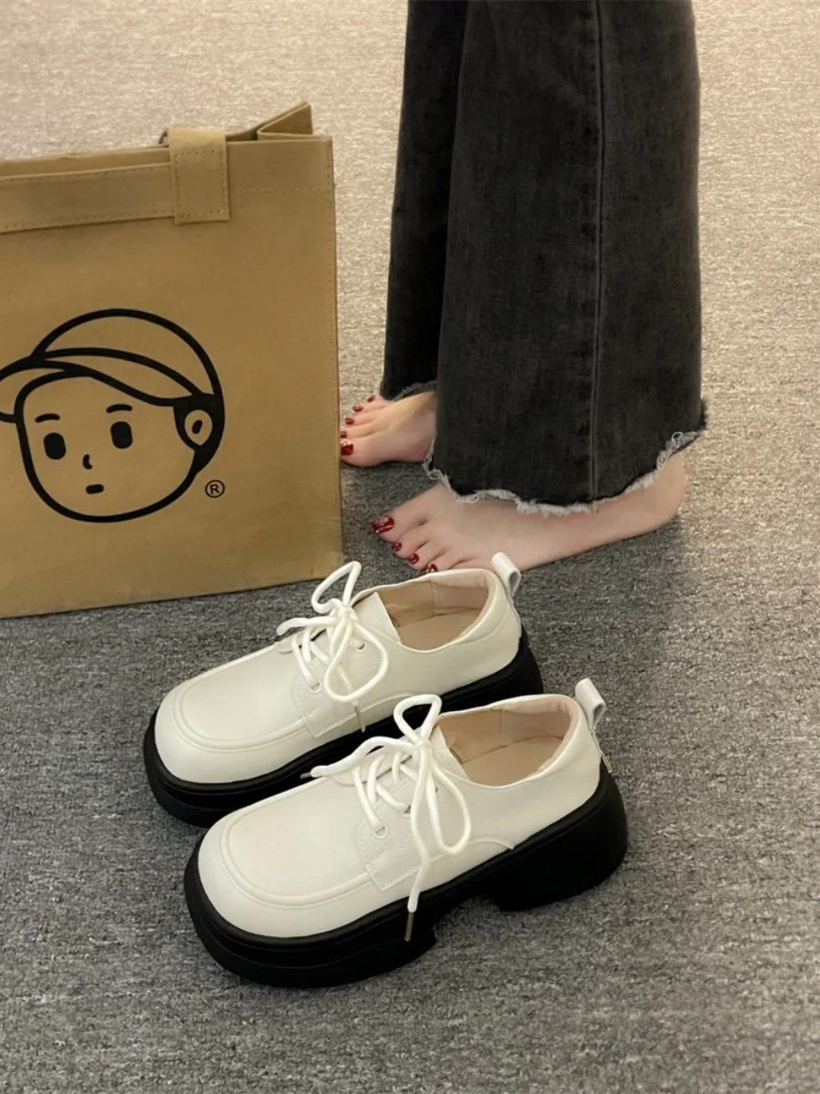 

Женские кроссовки в британском стиле, повседневные лоферы с круглым носком, меховые оксфорды, клоги, платформа, плоская подошва в стиле преппи, осень