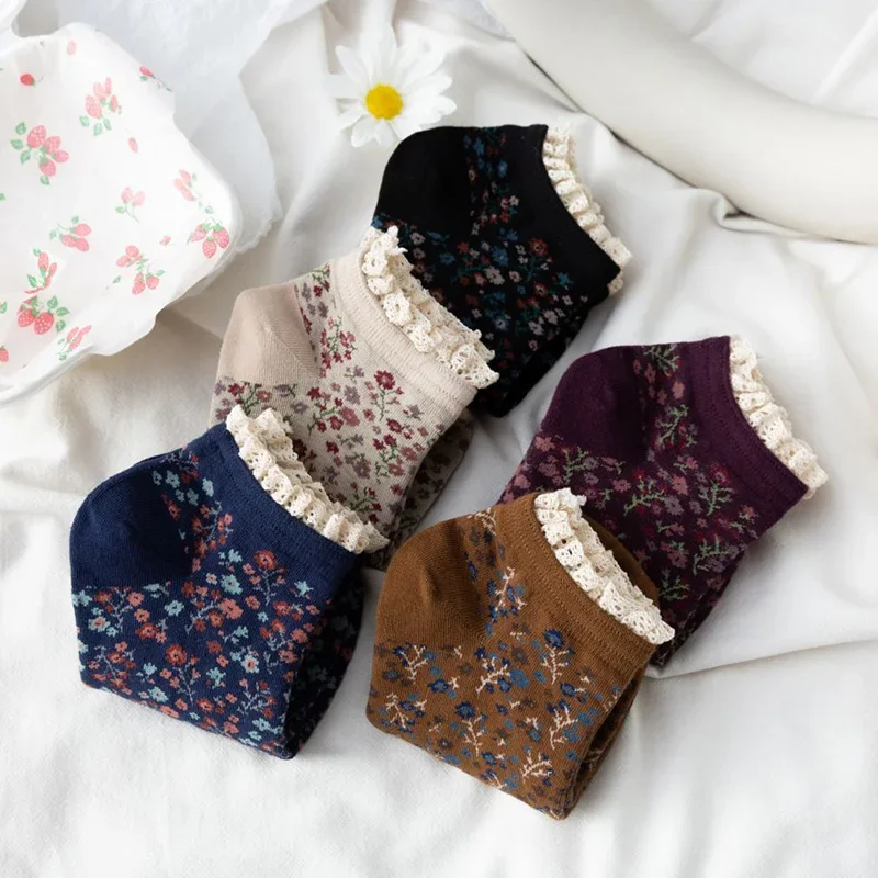 

2022 Spring and Summer New Womens Korean Style Lace Vintage Nordic Flower Ethnic Floral Cotton Socks Short Tube Cotton Socks