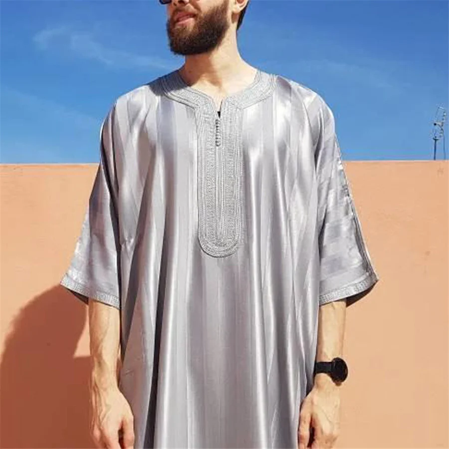 Générique Preghiera Uomo Musulmano Manica Lunga con Tasche Abbigliamento Da Preghiera Arabo Abito Lungo A Strisce Musulmani Abaya Dubai Kandoura Ethno Abiti Ramadan Marocchino Dishdasha, blu, M