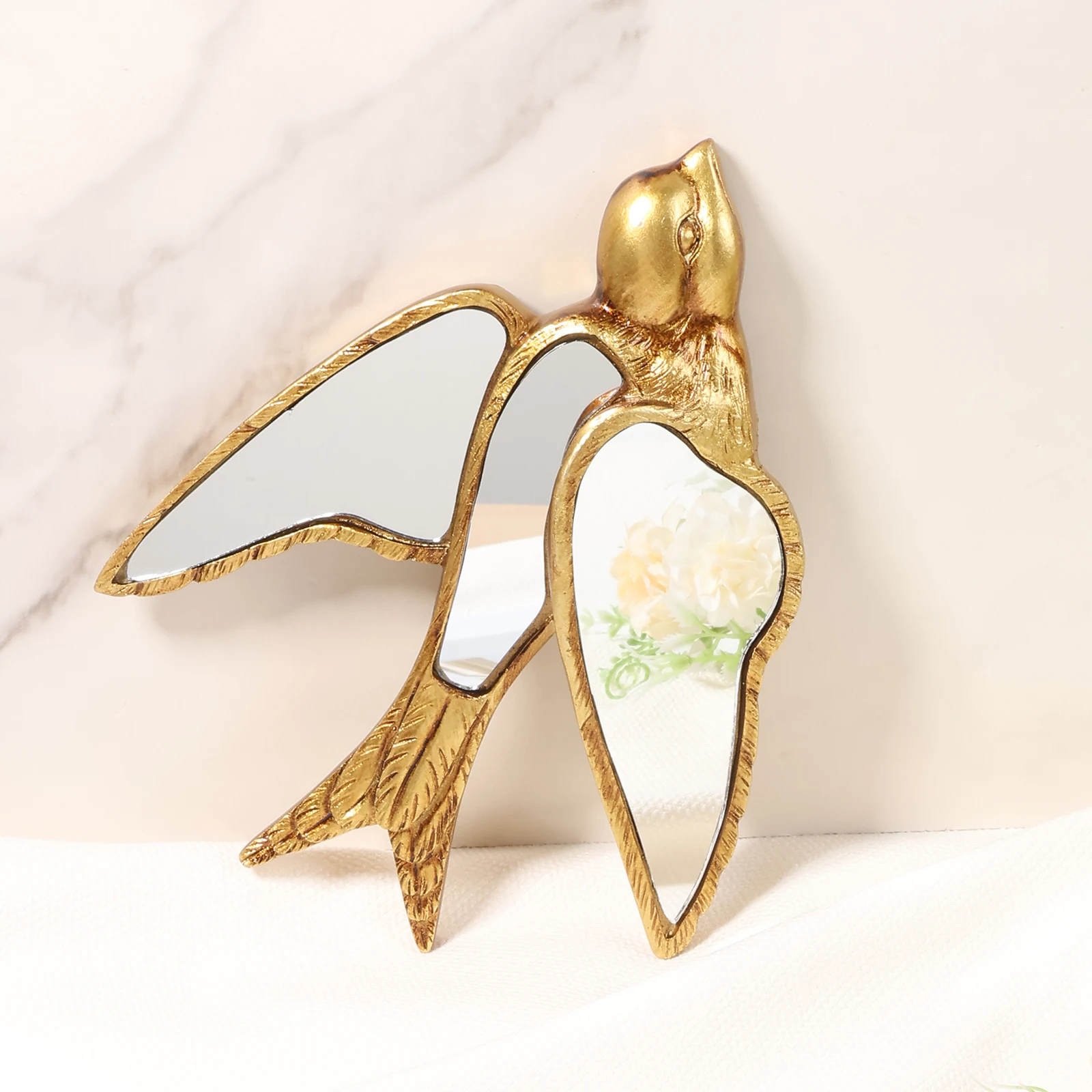 กระจกตกแต่งผนังรูปสัตว์ ดีไซน์สร้างสรรค์ รูปทรงนกนางแอ่น/แมลงปอ/ผีเสื้อ กระจกติดผนังสไตล์วินเทจ สำหรับตกแต่งบ้าน 1