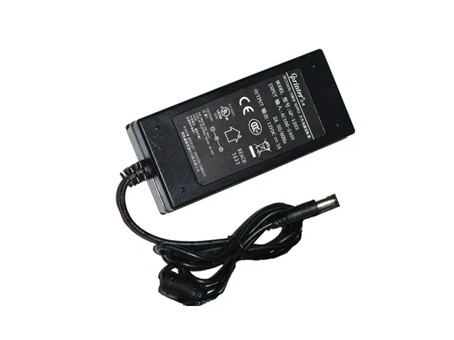 

Адаптер питания 12 В 3 А, цилиндр 5,5/2,1 мм, IEC C14, GP-1203
