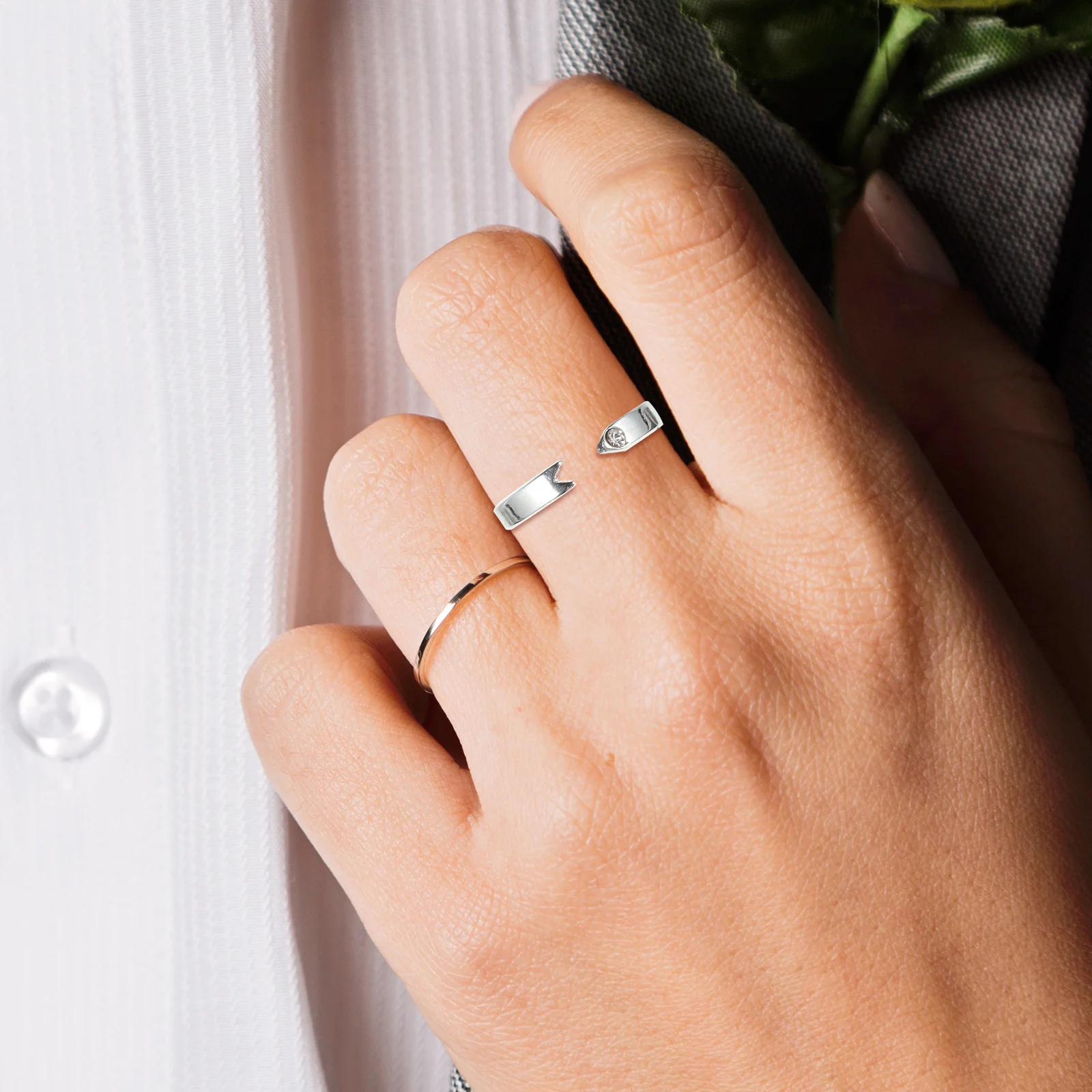 4 Pcs Magnetic Ring Decorative Rings Portable Fashion Unisex Rhinestones Healthy Jewelry Men and Women