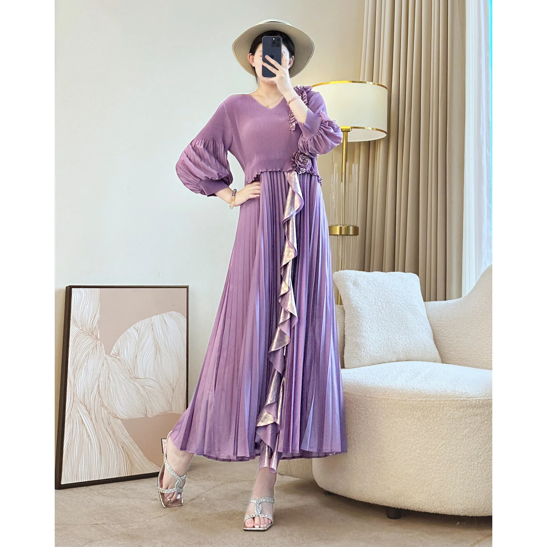 Abito da sera elegante alla moda Miyake con scollo a V pieghettato, maniche a lanterna, gonna lunga, balze laterali, abiti casual - immagine 5