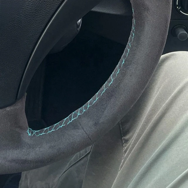 BMW E60 E61 M5 カーボン ステアリングカバー 2PCSセット 11⁄4 20時から！エントリー＋店舗内買い回りで最大P10倍！BMW 純正 M3 M4 M5 M6用 M Performance カーボン  ステアリング カバー F80 F82 F83 F10 F12 F13 パフォーマンス | BMモーターパーツ BMW純正品専門店