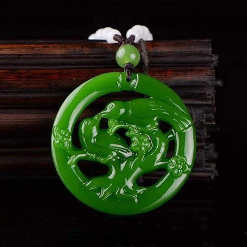 

Natural Green Hand-carved Magpie Jade Pendant Fashion Boutique Jewelry Men and Women Plum Blossom Necklace Gift Accessories