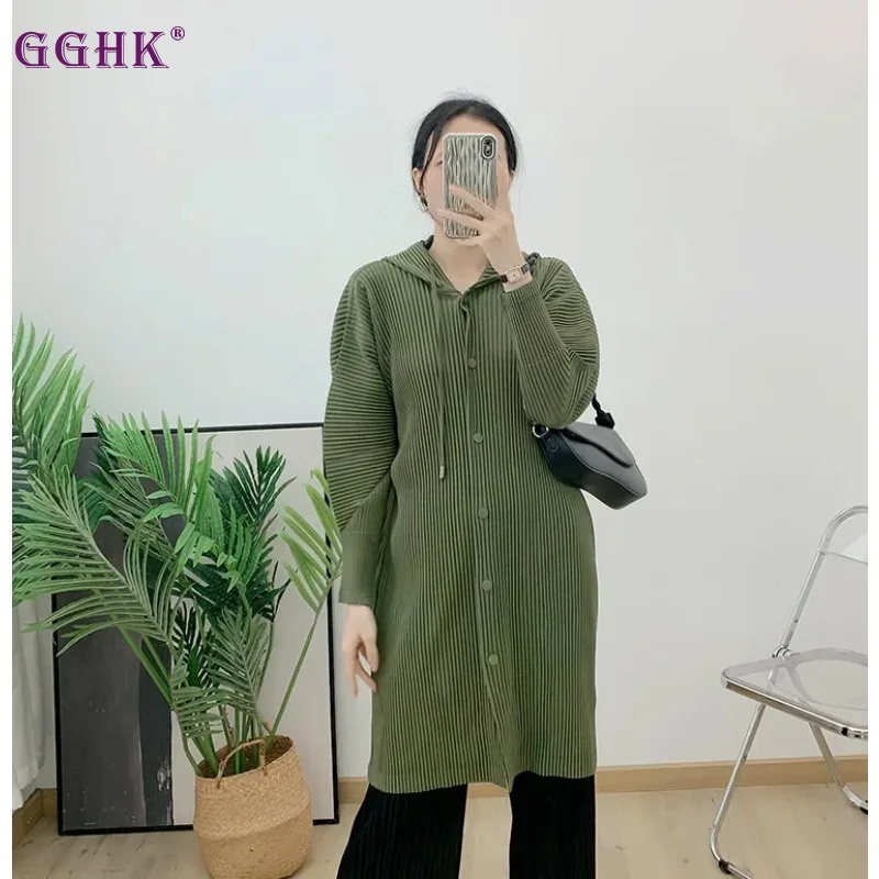 

Плиссированная однотонная женская ветровка GGHK Miyake большого размера, модная дизайнерская длинная куртка с капюшоном, повседневная куртка на осень и зиму