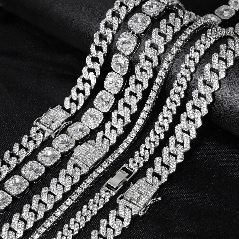 Model Wearing the Cuban Chain Necklace
