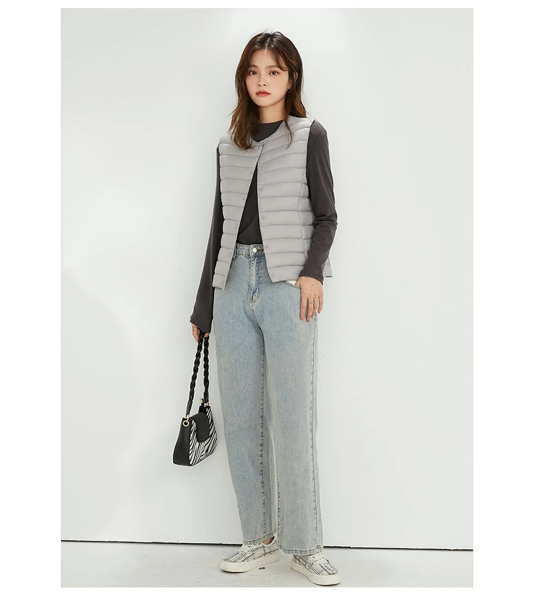 Description Picture 5 of item90% Matt Fabric Women's Warm Vests Ultra Light Down Vest Women Two Ways Waistcoat Portable Warm Sleeveless Winter Liner