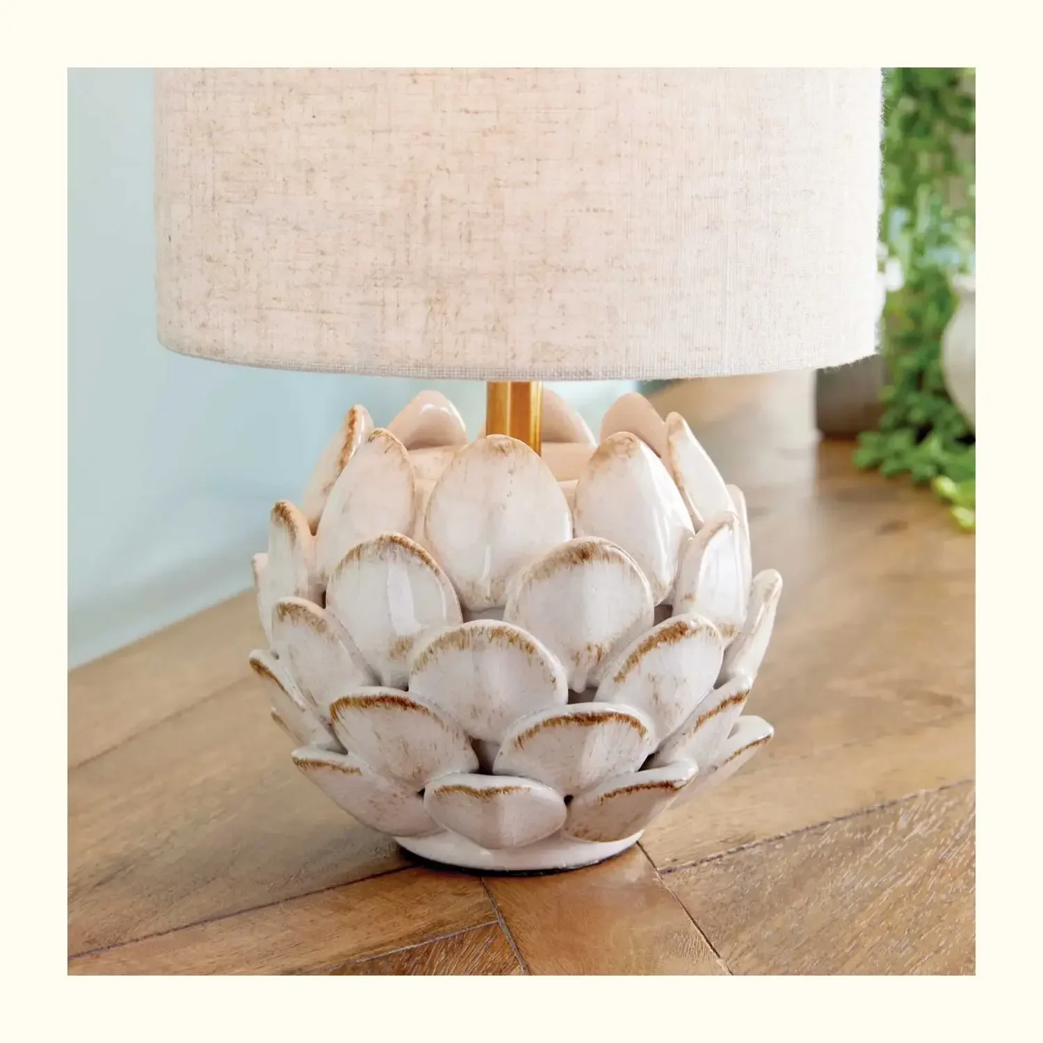 Description Picture 4 of itemWashedwhiteclassic retro wind artichoke three-dimensional ceramic compact desk lamp height торшерمصباح ارضيнапольная лампа플로어 램프