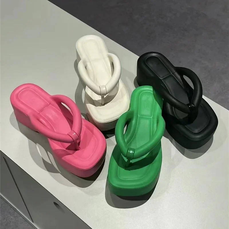 

202 summer new European and American women's thick bottom non-slip flip-flop