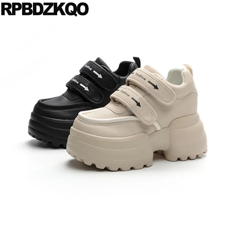 

Женские кроссовки на высокой подошве, с круглым носком