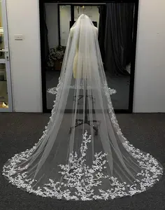Свадебная фата с 3D цветами, одноуровневая Длинная с кружевными краями, изысканные лепестки, элегантная Свадебная, с расческой
