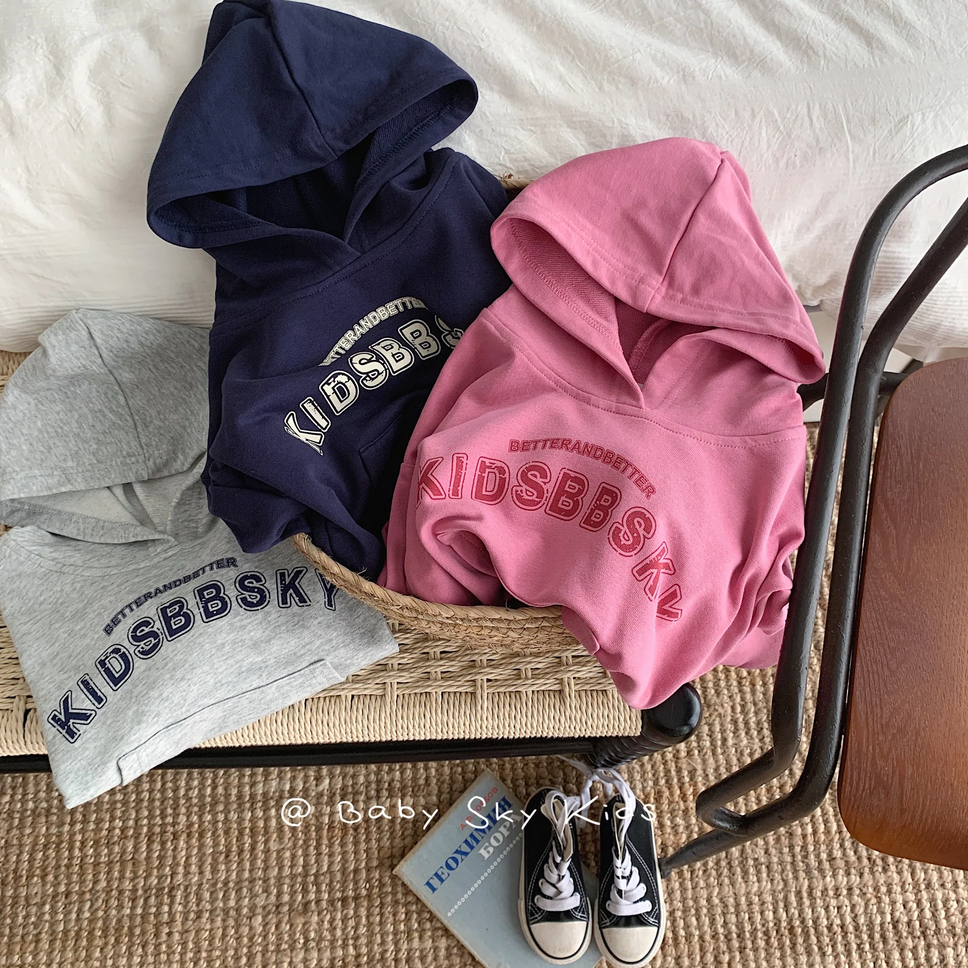 

2023 Autumn Girls Boys Casual Print Hooded Sweatshirts Three Colors