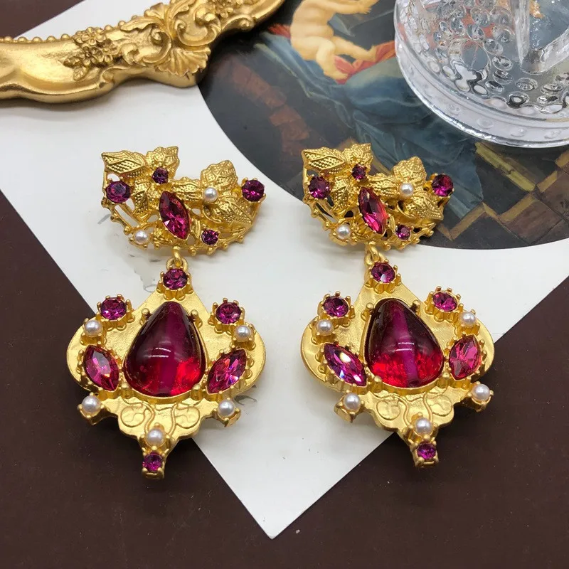 European and American vintage palace noble and elegant rose red glaze pearl exaggerated earrings, ear clips