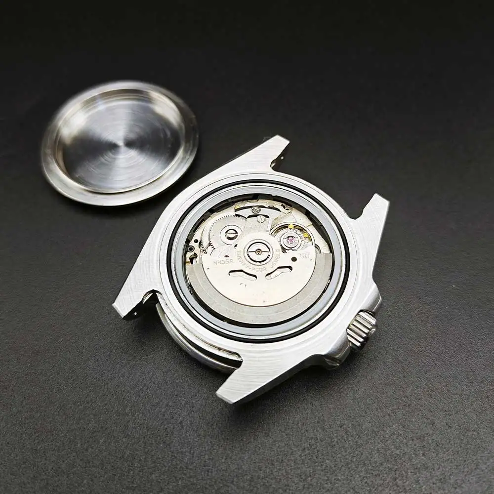40mm sapphire mirror case compatible with NH34 NH35 36 38 39 8215 movement 28.5mm dial SUB 100m waterproof case