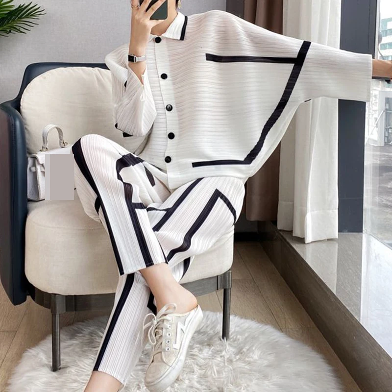 Geometric Pleated Cardigan 2